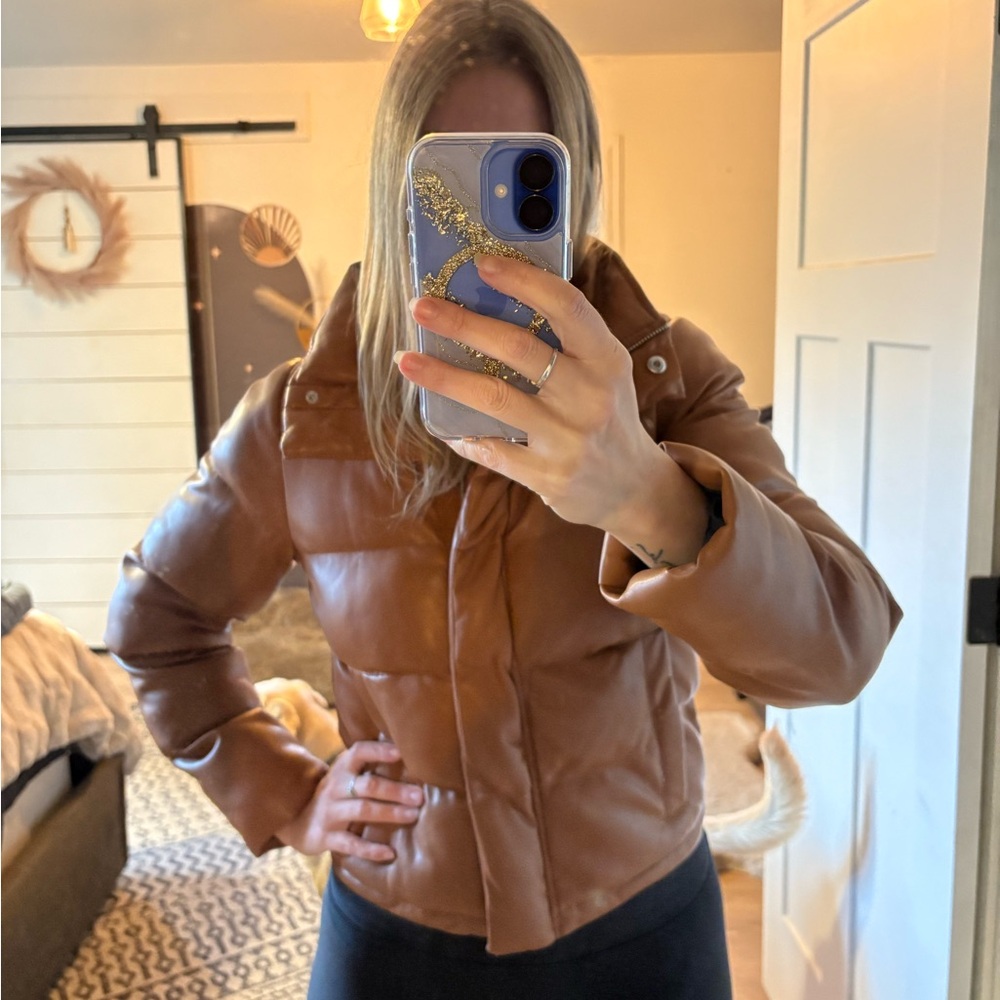 Chelsea DeBoer by Lily & Lottie Women's Cognac Puffer Jacket EUC